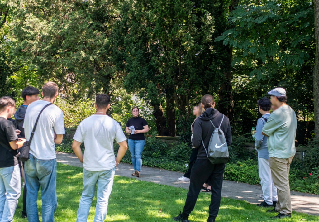 forum 1848 am Friedhof der Märzgefallenen, Berlin, Führung über den Friedhof